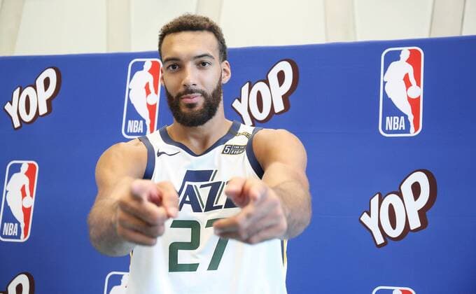 Clinic Rudy Gobert YOP Change le Game en presence de Rudy Gobert au Gymnase Lippmann basket-ball: Clinic Rudy Gobert - YOP - 19 09 2021 JonathanRebboah Panoramic 