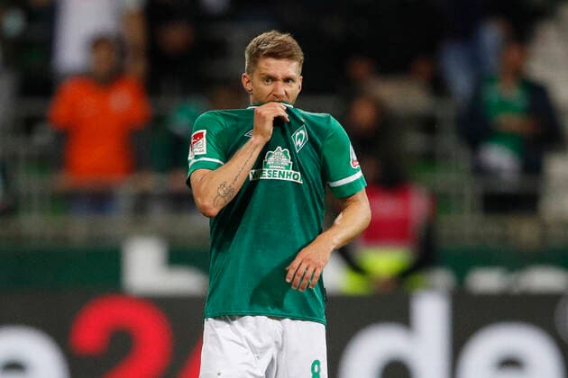 18 09 2021, wohninvest WESERSTADION, Bremen, Ligaspiel, 2 Bundesliga, SV Werder Bremen vs Hamburger SV, im Bild Mitchell Weiser 8, Bremen is disappointed DFL regulations prohibit any use of photographs as image sequences and or quasi video SV Werder Bremen vs Hamburger SV