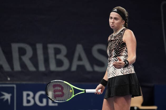 Tennis WTA Tournament Luxembourg BGLBNPParibas Open 2021, 19 09 2021, Tennis WTA Tournament Luxembourg, BGLBNPParibas Open 2021, BGL BNP Paribas Open, 2021, Luxembourg, Kockelscheuer, CK Sportcenter, final, singles, final womens singles vl Jelena Ostapenko Latvia, LAT shows emotions, frustration
