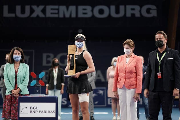 Tennis WTA Tournament Luxembourg BGLBNPParibas Open 2021, 19 09 2021, Tennis WTA Tournament Luxembourg, BGLBNPParibas Open 2021, BGL BNP Paribas Open, 2021, Luxembourg, Kockelscheuer, CK Sportcenter, final, singles, final womens singles vl Clara Tauson Denmark, DEN with Jacqueline Olsem and Xavier Bettel Prime Minister Luxembourg