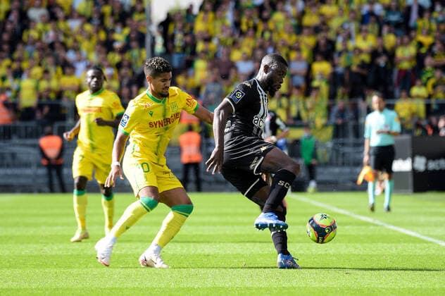 TRAORE Ismael ( 8 - Angers ) - Ludovic BLAS ( 10 - Nantes ) - FOOTBALL : Angers vs Nantes - Ligue 1 - Angers - 19 09 2021 FedericoPestellini Panoramic 