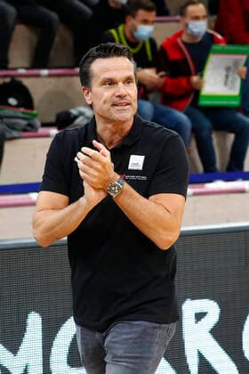 Basketball expert Jakob Cup 2021 in the Oberfrankenhalle in Bayreuth Season 2021 2022 Medi Bayreuth against SIG Strasbourg Raoul Korner Medi Bayreuth coach