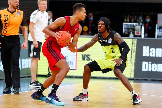 Basketball expert Jakob Cup 2021 in the Oberfrankenhalle in Bayreuth Season 2021 2022 Medi Bayreuth against SIG Strasbourg