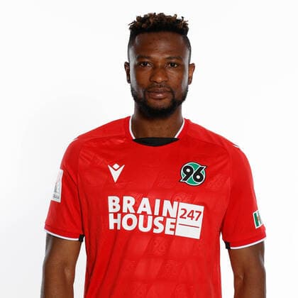 Patrick Twumasi - Porträttermin Hannover 96, GER, Fussball, Fußball, 2021 2022, 2. Bundesliga, 2.BL, 2. BL, Porträt, Studio, Shooting, Studioshooting; Foto via: Hannover96