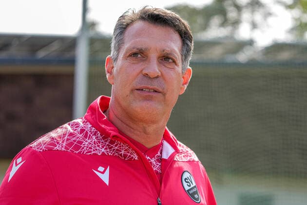 Alois Schwartz coach, head coach, SVS , single picture, action, action, portrait, portrait, at the first team training under the new coach team, new coach, head coach, 22 09 2021, Sandhausen Germany , football, 2 Bundesliga, training at SV Sandhausen xozx