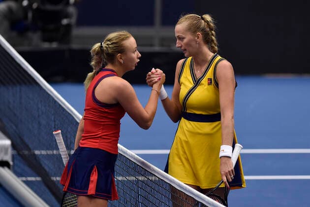 Petra Kvitova (CZE), right, shake hands with Anastasia Potapova (RUS) after defeating her in the J&T Banka Ostrava Open 2021 women s WTA, Tennis Damen indoor tennis tournament in Ostrava, Czech Republic, on Wednesday, September 22, 2021. (CTKxPhoto JaroslavxOzana) CTKPhotoP2021092208411  JAO 36