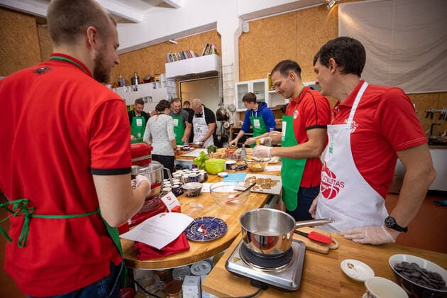 23.09.2021, Tallinn. Paf Estonian-Latvian Basketball League pre-league press conference, PK, Pressekonferenz was held in a casual atmosphere. The event was hosted by Tigutoit that offers joint cooking team events. The head coaches and players got to prepare meals of various world cuisines together. Photo Tairo Lutter, Postimees Tallinn Harjumaa Eesti 1TL23SEP21A23  Copyright: xTairoxLutterx Basketballers