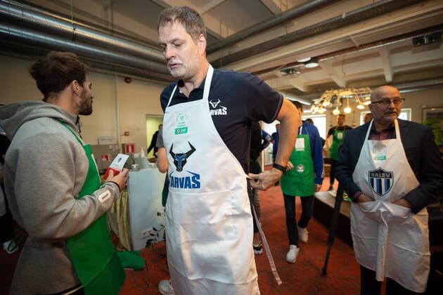 23.09.2021, Tallinn. Paf Estonian-Latvian Basketball League pre-league press conference, PK, Pressekonferenz was held in a casual atmosphere. The event was hosted by Tigutoit that offers joint cooking team events. The head coaches and players got to prepare meals of various world cuisines together. On the photo Rakvere Tarvas head coach Martin Müürsepp. Photo Tairo Lutter, Postimees Tallinn Harjumaa Eesti 1TL23SEP21A11  Copyright: xTairoxLutterx Martin Müürsepp