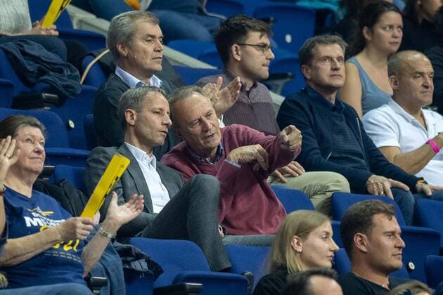Basketball Berlin 23 09 2021 Season 2021 2022 1 Bundesliga easyCredit BBL Alba Berlin Telekom Baskets Bonn Dr Axel Schweitzer Portrait Portr°r°sident Alba li Aito Garcia Reneses former coach Alba