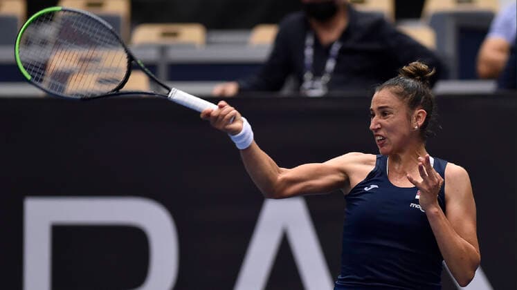 Sara Sorribes Torm of Spain returns a shot to Belinda Bencic of Switzerland during the J&T Banka Ostrava Open 2021 women s WTA, Tennis Damen indoor tennis tournament in Ostrava, Czech Republic, September 23, 2021. (CTKxPhoto JaroslavxOzana) CTKPhotoP2021092308915  JAO 42