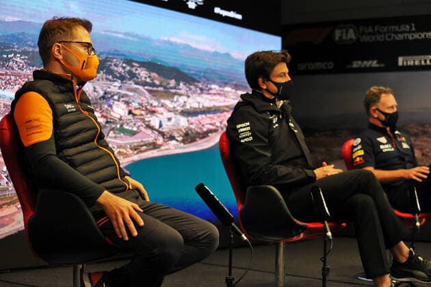 F1 Grand Prix of Russia Andreas Seidl (GER, McLaren F1 Team), Toto Wolff (AUT, Mercedes-AMG Petronas F1 Team), Christian Horner (GBR, Red Bull Racing), F1 Grand Prix of Russia at Sochi Autodrom on September 24, 2021 in Sochi, Russia. (Photo by xpbimages.com XPB Images FIA Pool via HOCH ZWEI) Sochi Russia Poolfoto HOCH ZWEI Pool XPB Images ,EDITORIAL USE ONLY