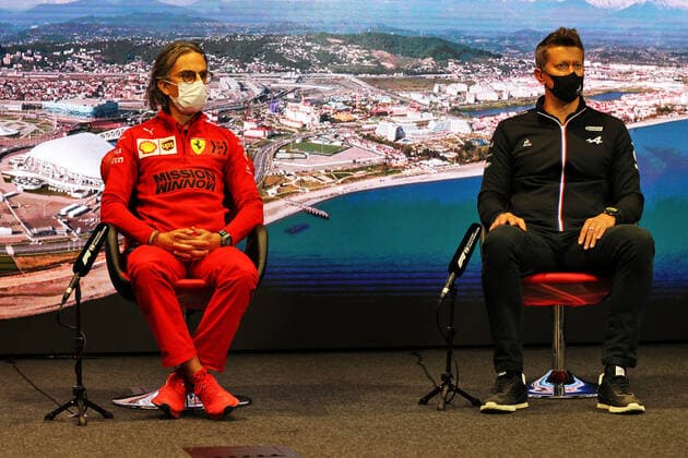 F1 Grand Prix of Russia Laurent Mekies (FRA, Scuderia Ferrari Mission Winnow), Marcin Budkowski (POL, Alpine F1 Team), F1 Grand Prix of Russia at Sochi Autodrom on September 24, 2021 in Sochi, Russia. (Photo by xpbimages.com XPB Images FIA Pool via HOCH ZWEI) Sochi Russia Poolfoto HOCH ZWEI Pool XPB Images ,EDITORIAL USE ONLY