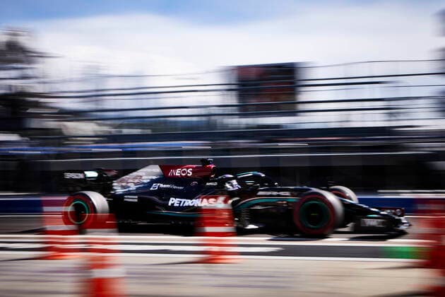 F1 Grand Prix of Russia 44 Lewis Hamilton (GBR, Mercedes-AMG Petronas F1 Team), F1 Grand Prix of Russia at Sochi Autodrom on September 24, 2021 in Sochi, Russia. (Photo by Steve Etherington for Mercedes-Benz Grand Prix Ltd. Daimler AG FIA Pool via HOCH ZWEI) Sochi Russia Poolfoto HOCH ZWEI Pool Daimler AG ,EDITORIAL USE ONLY