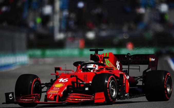 6658046 24.09.2021 Ferrari s Charles Leclerc steers his car during a practice session of the 2021 Formula One Russian Grand Prix at the Sochi Autodrom in Sochi, Russia. Formula One Russian Grand Prix will be held in Sochi from 24 to 26 September. Vladimir Astapkovich Sputnik Russia Motor Formula 1 Second Free Practice  ad15d29717606e3e