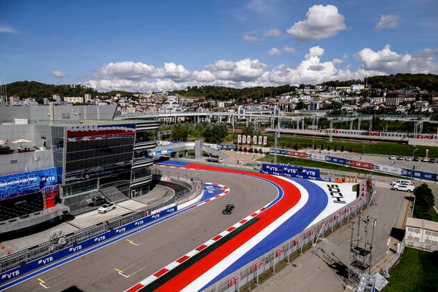 77 BOTTAS Valtteri (fin), Mercedes AMG F1 GP W12 E Performance, action during the Formula 1 VTB Russian Grand Prix 2021, 15th round of the 2021 FIA Formula One World Championship, WM, Weltmeisterschaft from September 24 to 26, 2021 on the Sochi Autodrom, in Sochi, Russia - FORMULE 1 : Grand prix de Russie - Sotchi - 24 09 2021 DPPI Panoramic  00121031_F12021GP15RUS_JK177914