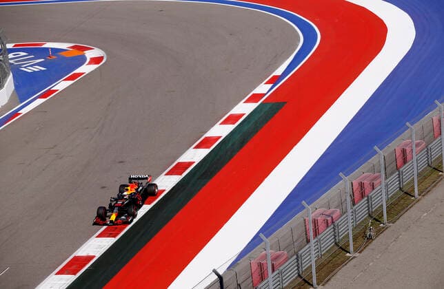 33 VERSTAPPEN Max (nld), Red Bull Racing Honda RB16B, action during the Formula 1 VTB Russian Grand Prix 2021, 15th round of the 2021 FIA Formula One World Championship, WM, Weltmeisterschaft from September 24 to 26, 2021 on the Sochi Autodrom, in Sochi, Russia - FORMULE 1 : Grand prix de Russie - Sotchi - 24 09 2021 DPPI Panoramic  00121031_F12021GP15RUS_JK178062