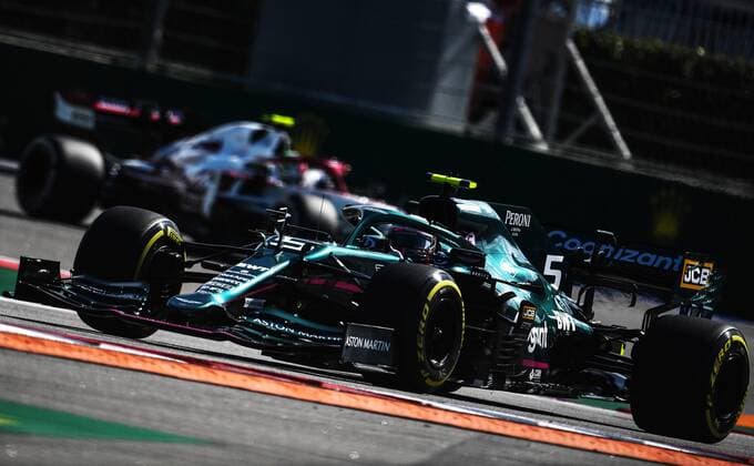 6658035 24.09.2021 Aston Martin s Sebastian Vettel steers his car during a practice session of the 2021 Formula One Russian Grand Prix at the Sochi Autodrom in Sochi, Russia. Formula One Russian Grand Prix will be held in Sochi from 24 to 26 September. Vladimir Astapkovich Sputnik Russia Motor Formula 1 Second Free Practice  37b3c215fa57857b