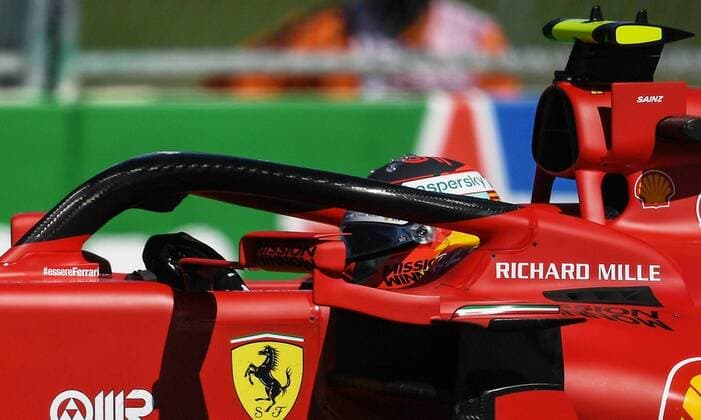 6658042 24.09.2021 Ferrari s Carlos Sainz Jr. steers his car during a practice session of the 2021 Formula One Russian Grand Prix at the Sochi Autodrom in Sochi, Russia. Formula One Russian Grand Prix will be held in Sochi from 24 to 26 September. Vladimir Astapkovich Sputnik Russia Motor Formula 1 Second Free Practice  4fd28001a77e763c