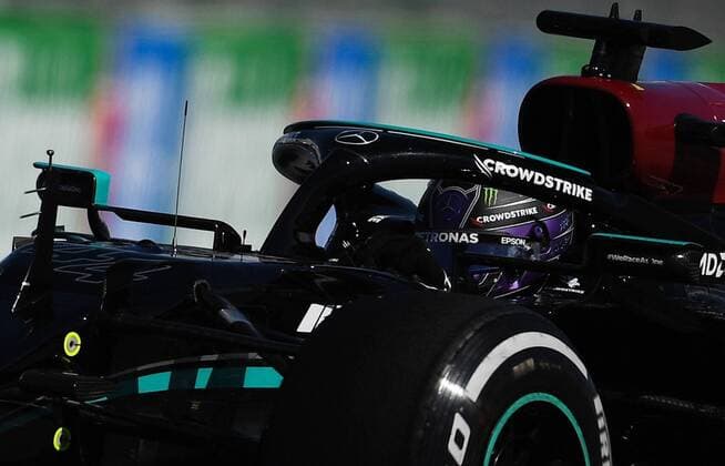 6658081 24.09.2021 Mercedes Lewis Hamilton steers his car during a practice session of the 2021 Formula One Russian Grand Prix at the Sochi Autodrom in Sochi, Russia. Formula One Russian Grand Prix will be held in Sochi from 24 to 26 September. Vladimir Astapkovich Sputnik Russia Motor Formula 1 First Free Practice  f52267c9bf7e7c75