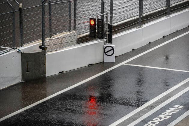 Rain ambiance during the Formula 1 VTB Russian Grand Prix 2021, 15th round of the 2021 FIA Formula One World Championship, WM, Weltmeisterschaft from September 24 to 26, 2021 on the Sochi Autodrom, in Sochi, Russia - Photo Xavi Bonilla DPPI FORMULE 1 : Grand prix de Russie - Sotchi - 25 09 2021 DPPI PANORAMIC  00121031__B3_3328
