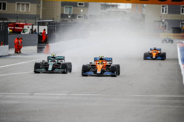 04 NORRIS Lando (gbr), McLaren MCL35M, action 05 VETTEL Sebastian (ger), Aston Martin F1 AMR21, action during the Formula 1 VTB Russian Grand Prix 2021, 15th round of the 2021 FIA Formula One World Championship, WM, Weltmeisterschaft from September 24 to 26, 2021 on the Sochi Autodrom, in Sochi, Russia - Photo Xavi Bonilla DPPI FORMULE 1 : Grand prix de Russie - Sotchi - 25 09 2021 DPPI PANORAMIC _B2_4410