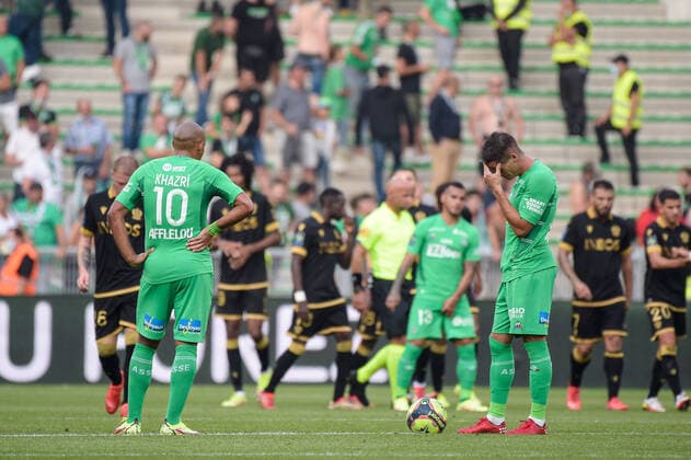 Attitude - Deception de Wahbi Khazri ( 10 - Saint Etienne ) - Romain Hamouma ( 21 - Saint Etienne ) - FOOTBALL : Saint Etienne vs Nice - Ligue 1 - Saint Etienne - 25 09 2021 FedericoPestellini Panoramic 