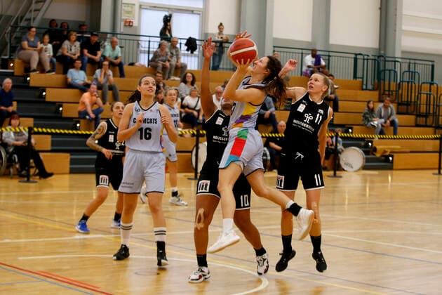25 09 2021, 2 Toyota Damen Basketball Bundesliga Nord, DBBL, Saison 2021 2022, Damen, Chemcats Chemnitz TG Neuss Tigers Courtney Michele Strait, ChemCats Chemnitz Chemnitz Sporthalle am Schlossteich Sachsen Germany