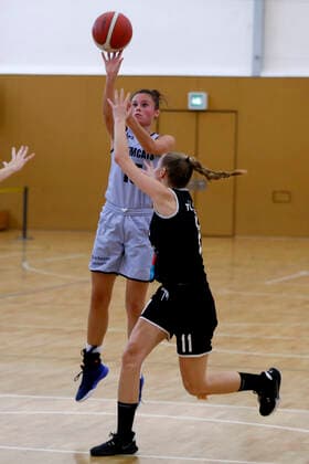 25 09 2021, 2 Toyota Damen Basketball Bundesliga Nord, DBBL, Saison 2021 2022, Damen, Chemcats Chemnitz TG Neuss Tigers Jessica Kluge, ChemCats Chemnitz Chemnitz Sporthalle am Schlossteich Sachsen Germany