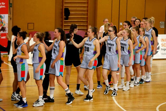 25 09 2021, 2 Toyota Damen Basketball Bundesliga Nord, DBBL, Saison 2021 2022, Damen, Chemcats Chemnitz TG Neuss Tigers Schlussjubel bei den ChemCats Chemnitz Sporthalle am Schlossteich Sachsen Germany