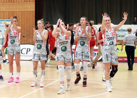 Wasserburg players after the defeat Da Basketball,1 Bundesliga 2021 21, 25 09 21, TSV Wasserburg vs GiroLive Panthers Osnabrueck, Wasserburg, Badria Sportzentrum Copyright: WolfgangxFehrmann