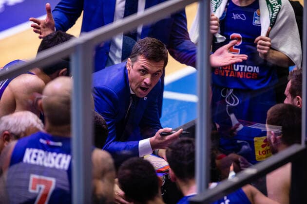 BB 1BL Syntainics MBC MLP Academics Heidelberg coach Igor Jovovic Syntainics MBC during the match season 2021 2022 men in the EasyCredit Bundesliga between Syntainics MBC and MLP Academics Heidelberg at Stadthalle Weissenfels on September 25, 2021 in Weissenfels, Saxony Anhalt, Germany