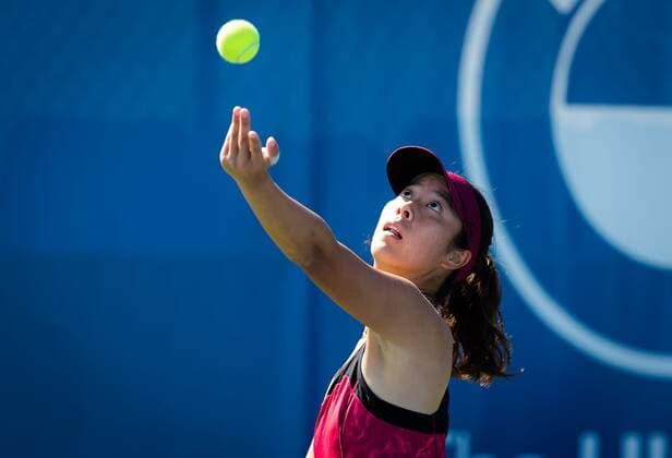 Mandatory Credit: Photo by Rob Prange Shutterstock (12465444d) Ena Shibahara of Japan in action during qualifications for the 2021 Chicago Fall Tennis Classic WTA, Tennis Damen 500 tennis tournament Chicago Fall Tennis Classic 2021, Tennis, Chicago, USA - 25 Sep 2021 Chicago Fall Tennis Classic 2021, Tennis, Chicago, USA - 25 Sep 2021  Copyright: xRobxPrange Shutterstockx 12465444d