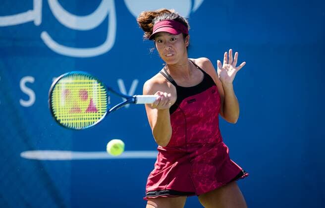 Mandatory Credit: Photo by Rob Prange Shutterstock (12465444e) Ena Shibahara of Japan in action during qualifications for the 2021 Chicago Fall Tennis Classic WTA, Tennis Damen 500 tennis tournament Chicago Fall Tennis Classic 2021, Tennis, Chicago, USA - 25 Sep 2021 Chicago Fall Tennis Classic 2021, Tennis, Chicago, USA - 25 Sep 2021  Copyright: xRobxPrange Shutterstockx 12465444e