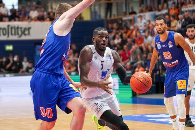 GER, Basketball, Bundesliga, Men, 2021 2022, 1 Matchday, Syntainics MBC MLP Academics Heidelberg, 25 09 2021, v l Jakub Garbacz MBC, 30 , Shyron Ely Heidelberg, 5 , Jamel Morris MBC, 20 GER, Basketball, Bundesliga, Men, 2021 2022, 1 Matchday, Syntainics MBC MLP Academics Heidelberg, 25 09 2021, Weissenfels. Copyright: xSchulz Eibner-Pressefotox ep_eer