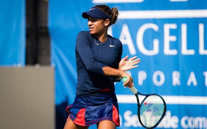 Mandatory Credit: Photo by Rob Prange Shutterstock (12465444q) Whitney Osuigwe of the United States in action during qualifications for the 2021 Chicago Fall Tennis Classic WTA, Tennis Damen 500 tennis tournament Chicago Fall Tennis Classic 2021, Tennis, Chicago, USA - 25 Sep 2021 Chicago Fall Tennis Classic 2021, Tennis, Chicago, USA - 25 Sep 2021  Copyright: xRobxPrange Shutterstockx 12465444q