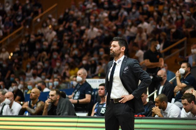 Sebastian Gleim Merlins Crailsheim, Coach , GER, HAKRO Merlins Crailsheim vs s Oliver Wuerzburg, 25 09 2021, 1 Matchday easycredit Basketball Bundesliga, Season 2021 2022 GER, HAKRO Merlins Crailsheim vs s Oliver Wuerzburg, 25 09 2021, 1 Matchday easycredit Basketball Bundesliga, Season 2021 2022 Crailsheim Copyright: xEibner MichaelxMemmlerx EP_MMR
