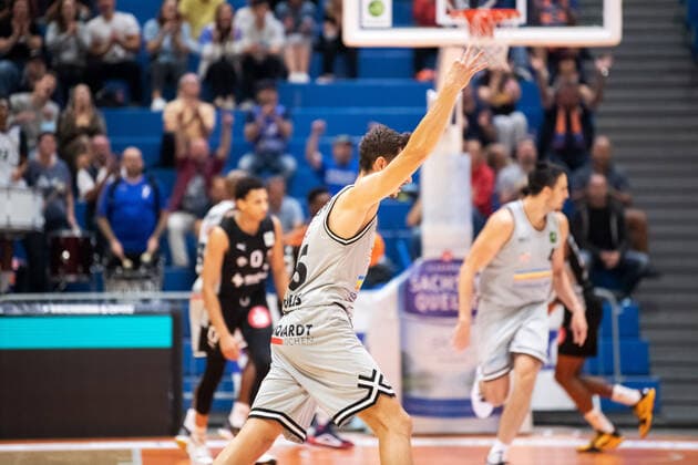 BARMER 2 Basketball Bundesliga ProA Season 2021 2022 Matchday 2 on 25 9 2021 Medipolis SC Jena vs Nürnberg Falcons BC Moritz Plescher Jena celebrates a 3 Sparkassen Arena