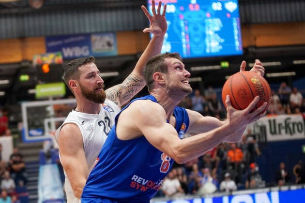 GER, Basketball, Bundesliga, Men, 2021 2022, 1 Matchday, Syntainics MBC MLP Academics Heidelberg, 25 09 2021, v l Phillipp Heyden Heidelberg, 22 , Johannes Richter MBC, 8 GER, Basketball, Bundesliga, Men, 2021 2022, 1 Matchday, Syntainics MBC MLP Academics Heidelberg, 25 09 2021, Weissenfels. Copyright: xSchulz Eibner-Pressefotox ep_eer