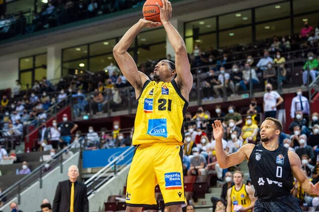 Tremmell Darden MHP RIESEN Ludwigsburg 21 at BBL game MHP Riesen Ludwigsburg Hamburg Towers Ludwigsburg 25 09 21 Basketball , 25 09 2021, Ludwigsburg Germany xpxsdx