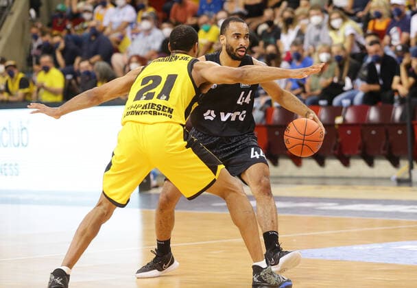 Ludwigsburg , Basketball easycredit BBL Bundesliga MHP Riesen Ludwigsburg vs Hamburg Towers , right Jabril Durham Towers