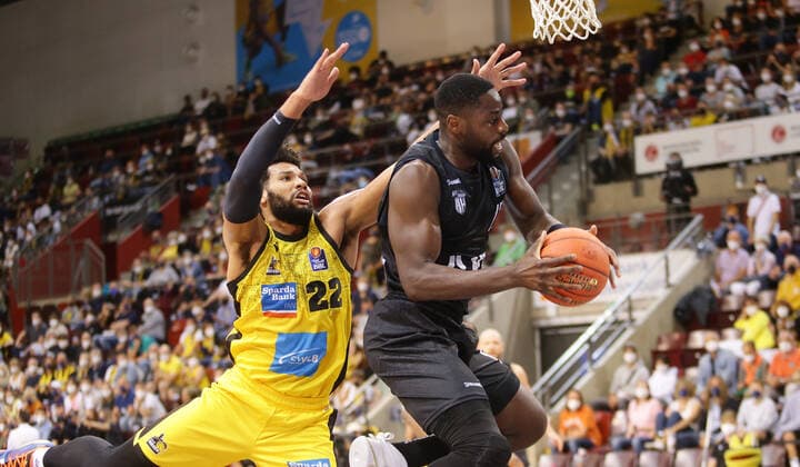 Ludwigsburg , Basketball easycredit BBL Bundesliga MHP Riesen Ludwigsburg vs Hamburg Towers , from left Yoeli Childs Riesen Eddy Edigin Towers