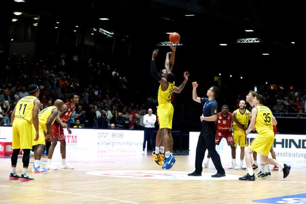 25 09 2021, easyCredit Basketball Bundesliga, BBL, 2021 2022 season, men, Chemnitz Niners EWE Baskets Oldenburg Jerry Ndhine, EWE Baskets Oldenburg Chemnitz Fair Chemnitz Saxony Germany