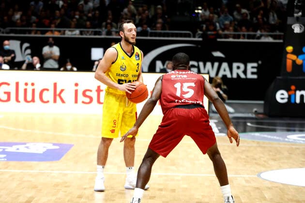 25 09 2021, easyCredit Basketball Bundesliga, BBL, 2021 2022 season, men, Chemnitz Niners EWE Baskets Oldenburg Max Heidegger, EWE Baskets Oldenburg Chemnitz Fair Chemnitz Saxony Germany