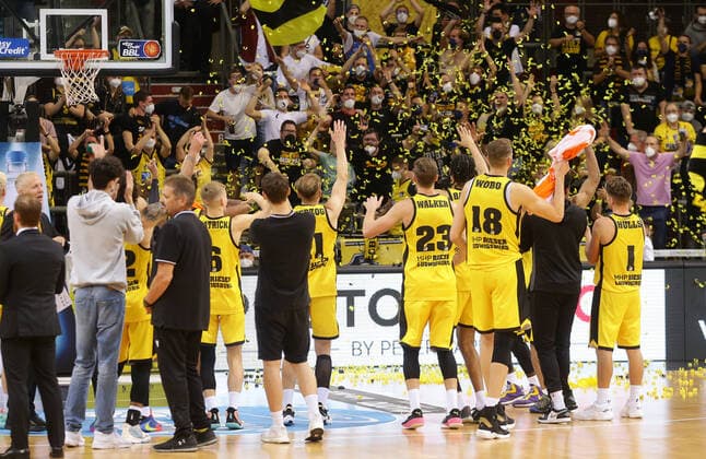 Ludwigsburg , Basketball easycredit BBL Bundesliga MHP Riesen Ludwigsburg vs Hamburg Towers , Giants celebrate with the fans