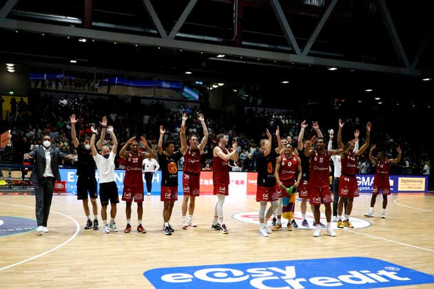25 09 2021, easyCredit Basketball Bundesliga, BBL, 2021 2022 season, men, Chemnitz Niners EWE Baskets Oldenburg jubilation after victory Chemnitz Messe Chemnitz Sachsen Germany