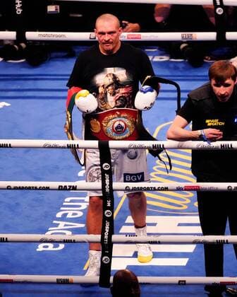 Bilder des Jahres 2021, Sport 09 September Sport Themen der Woche KW38 Sport Bilder des Tages Mandatory Credit: Photo by Dave Shopland Shutterstock (12463389bk) Anthony Joshua v Oleksandr Usyk - Usyk poses with the unified belts Anthony Joshua vs. Oleksandr Usyk & Undercard, Boxing, Tottenham Hotspur Stadium, London, UK - 25 Sep 2021 Anthony Joshua vs. Oleksandr Usyk & Undercard, Boxing, Tottenham Hotspur Stadium, London, UK - 25 Sep 2021  Copyright: xDavexShopland Shutterstockx 12463389bk