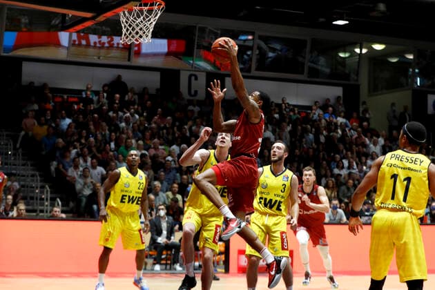 25 09 2021, easyCredit Basketball Bundesliga, BBL, 2021 2022 season, men, Chemnitz Niners EWE Baskets Oldenburg Gerald Robinson, Niners Chemnitz Chemnitz Fair Chemnitz Saxony Germany