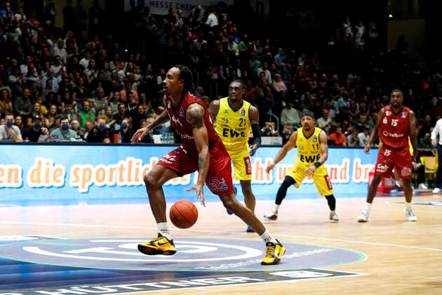 25 09 2021, easyCredit Basketball Bundesliga, BBL, 2021 2022 season, mens, Chemnitz Niners EWE Baskets Oldenburg Darion Atkins, Niners Chemnitz Chemnitz Fair Chemnitz Saxony Germany