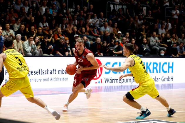 25 09 2021, easyCredit Basketball Bundesliga, BBL, 2021 2022 season, men, Chemnitz Niners EWE Baskets Oldenburg Mindaugas Susinskas, Niners Chemnitz Chemnitz Fair Chemnitz Saxony Germany
