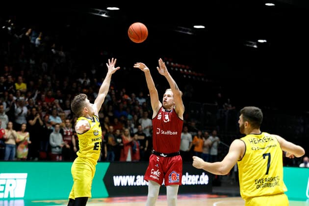 25 09 2021, easyCredit Basketball Bundesliga, BBL, 2021 2022 season, men, Chemnitz Niners EWE Baskets Oldenburg Malte Ziegenhagen, Niners Chemnitz Chemnitz Fair Chemnitz Saxony Germany